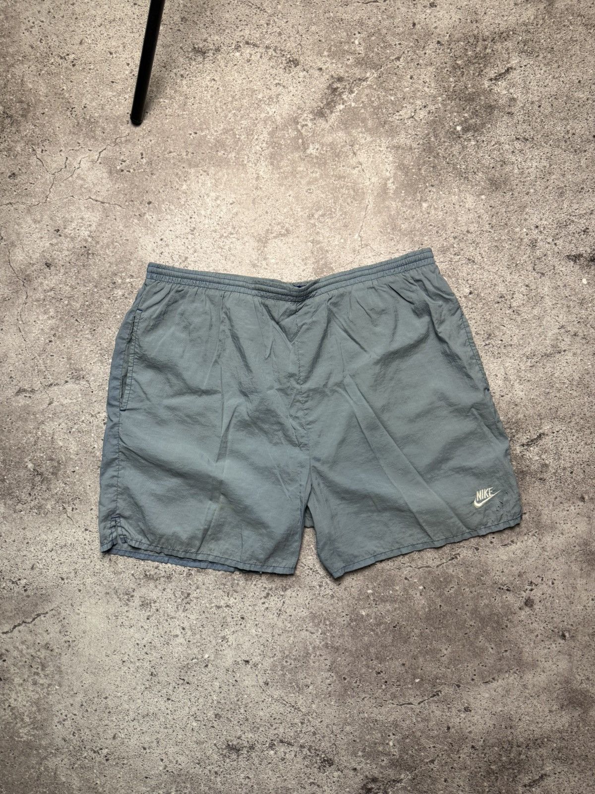 Vintage Vintage Nike Nylon Big Logo Hype Shorts 90s Y2K Size US 33 - 3 Thumbnail