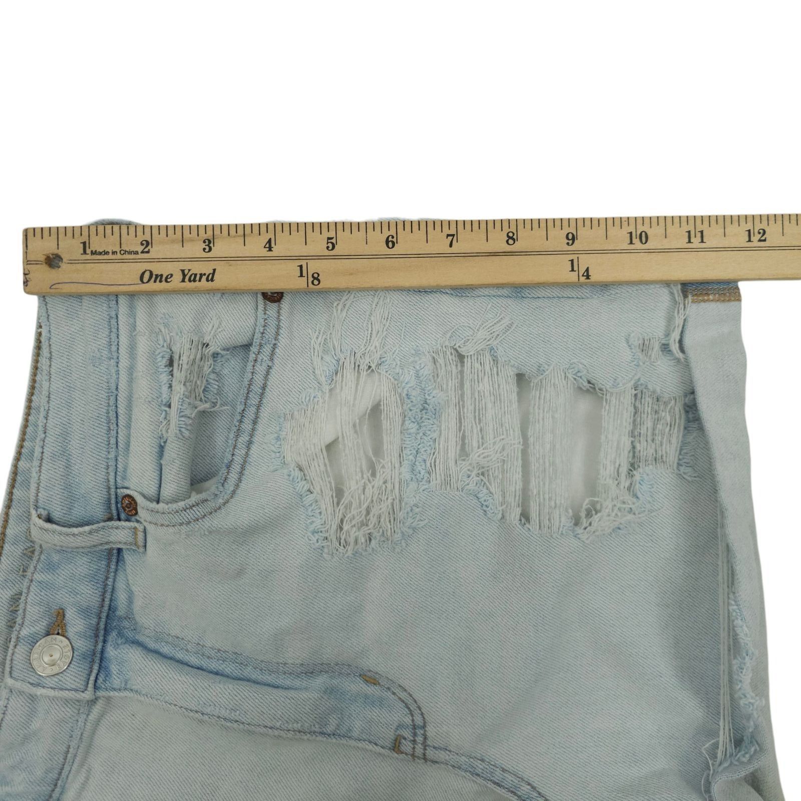American Eagle Outfitters American Eagle Mom Shorts Size 10 Light Wash Distressed Size 32" / US 10 / IT 46 - 7 Thumbnail