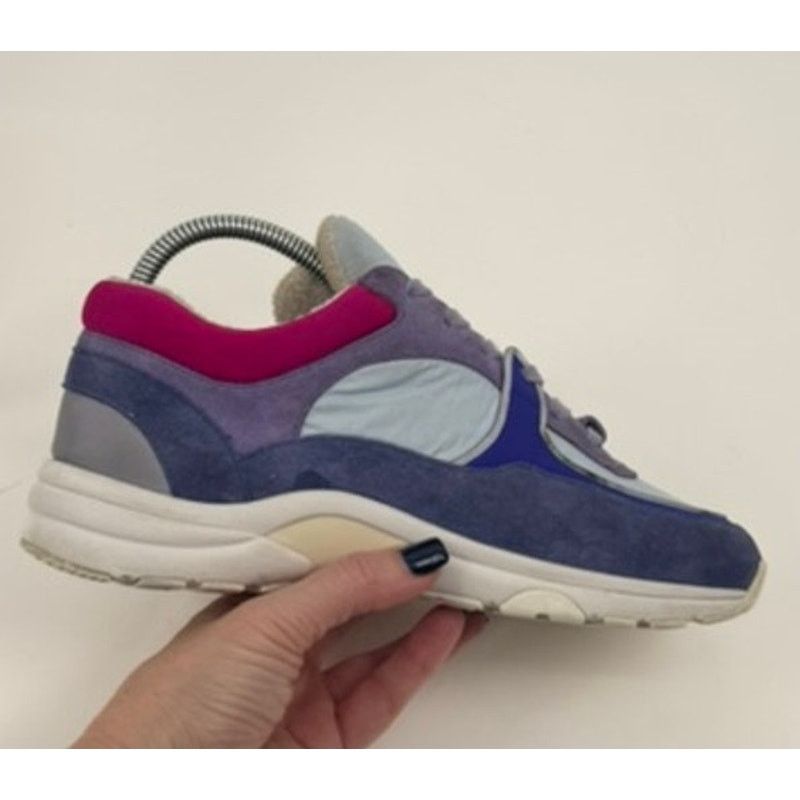 Chanel Chanel CC Logo Suede Runner Sneakers G34360 – Size 37 Size US 6 / IT 36 - 4 Thumbnail