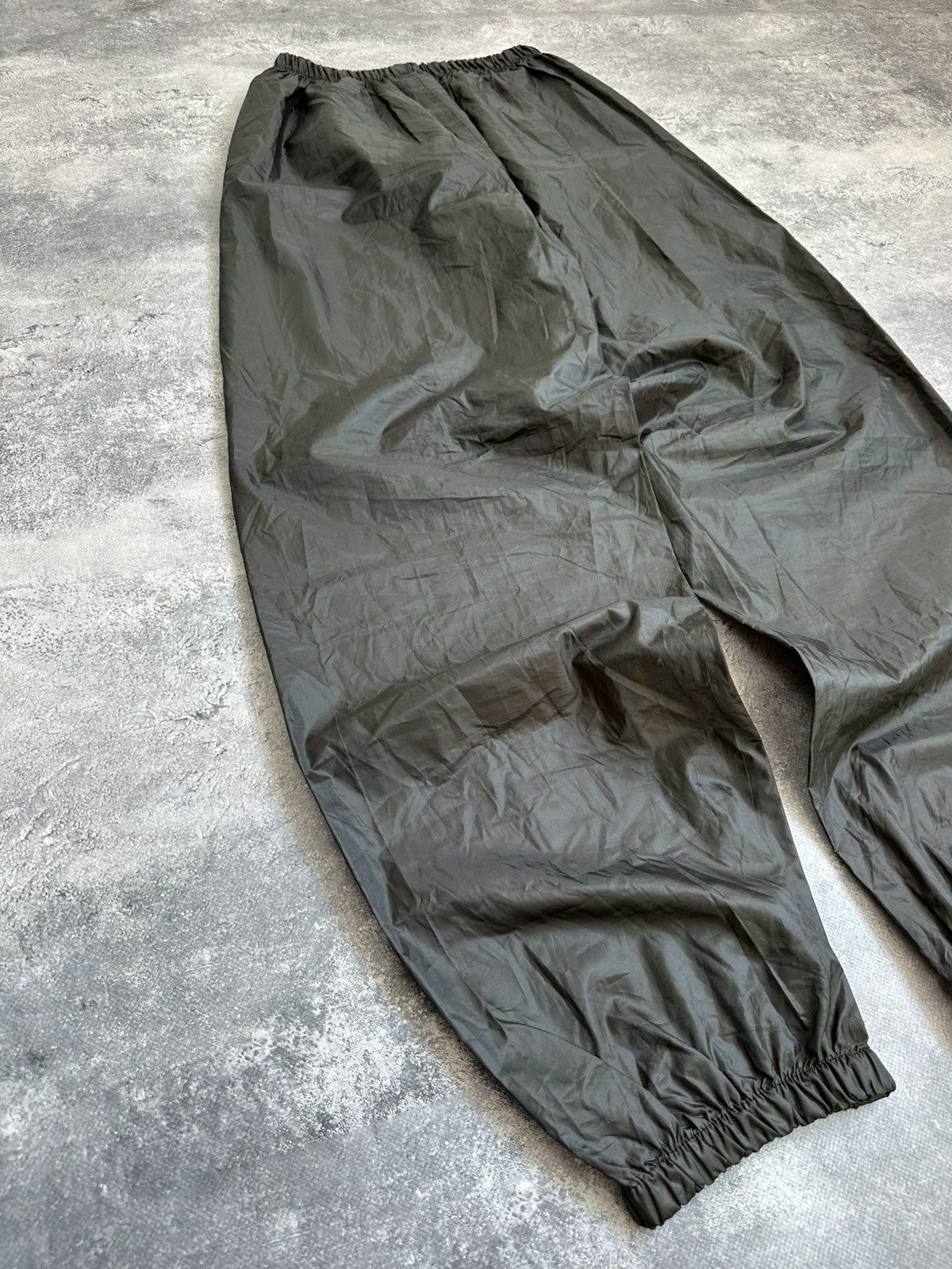 Japanese Brand Japanese Nylon Metal Type Carbon Black Baggy Pants Rare y2k Size US 33 - 10 Thumbnail