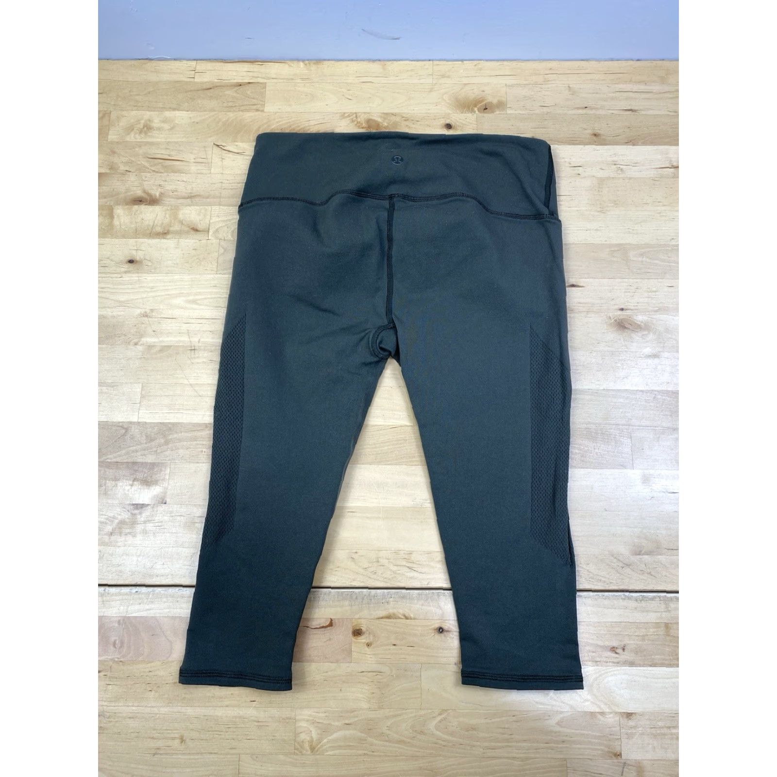 Lululemon Lululemon Cropped Leggings Womens 8 Green Activewear Gym Yoga #9989 Size 30" / US 8 / IT 44 - 6 Thumbnail
