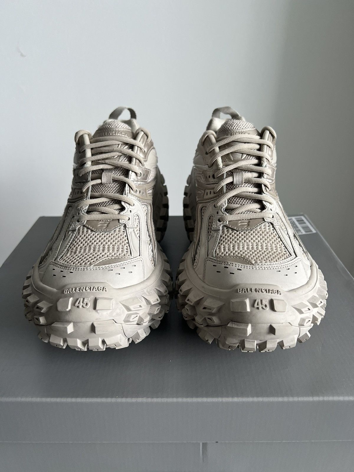 【本日最終値下げ】Balenciaga bouncer defender Balenciaga Bouncer Defender Sneakers In Beige Size 42 | eBay