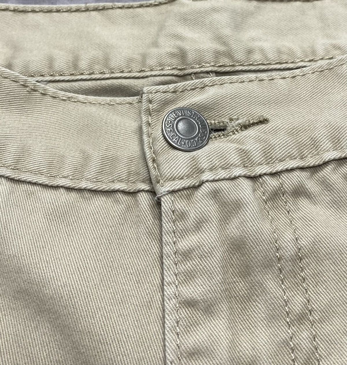 Levi's Vintage Clothing Vintage Levi Strauss 514 Khaki Pants Size US 34 / EU 50 - 2 Thumbnail
