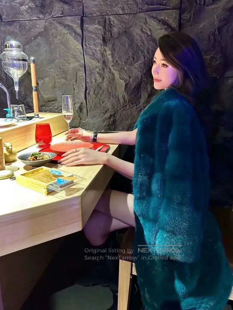 Fendi Fendi Medium-length fur coat, gorgeous peacock green Size XS / US 0-2 / IT 36-38 - 8 Thumbnail