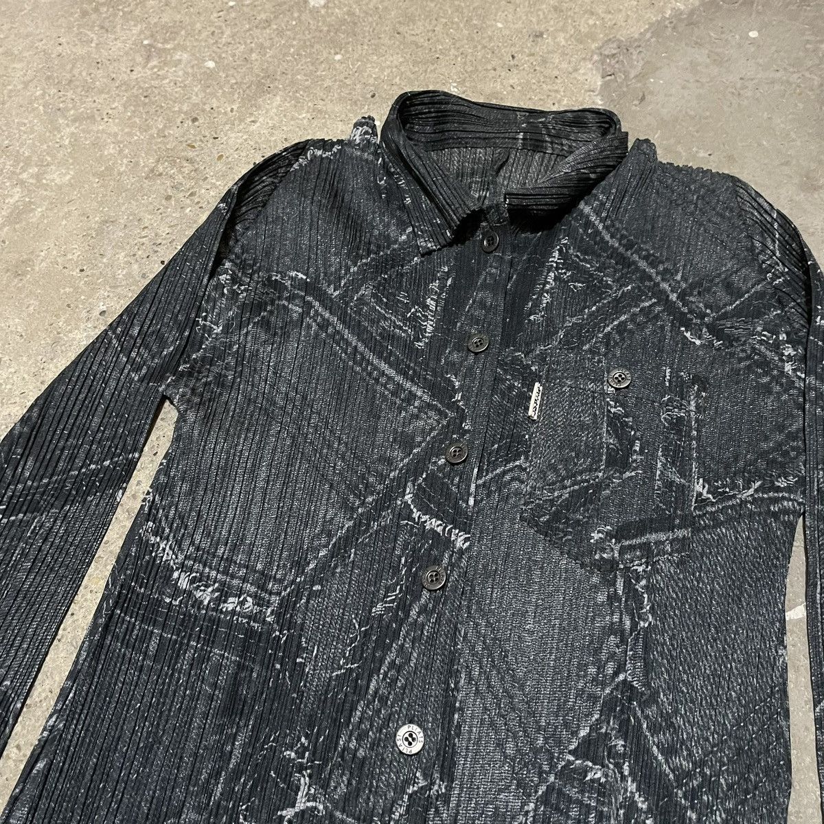 Pleats Please Issey Miyake Pleats please issey miyake Shirt overprinted denim Size US S / EU 44-46 / 1 - 4 Thumbnail