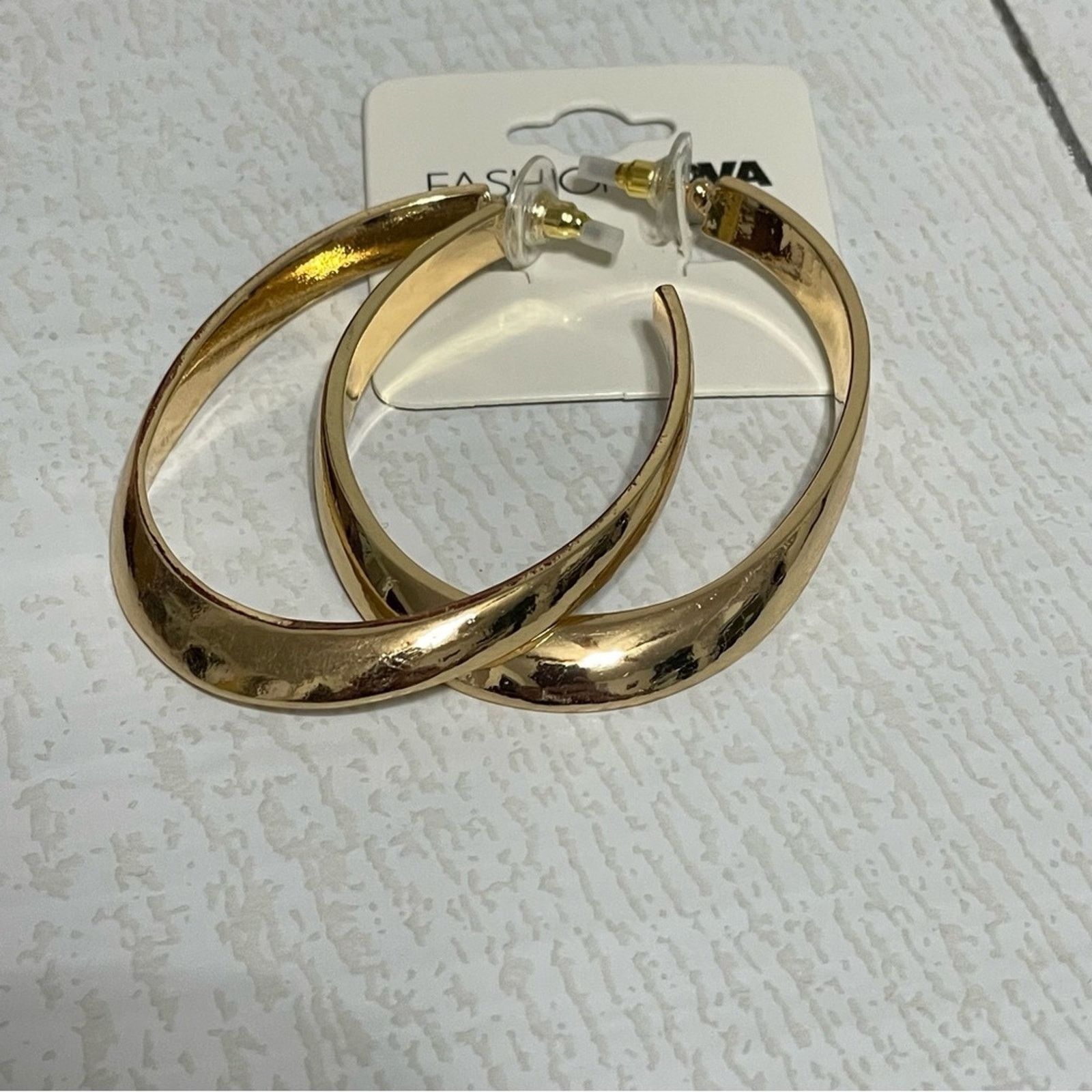 Other FASHION NOVA Simple But Chic Hoop Earrings NWT Size ONE SIZE - 4 Thumbnail