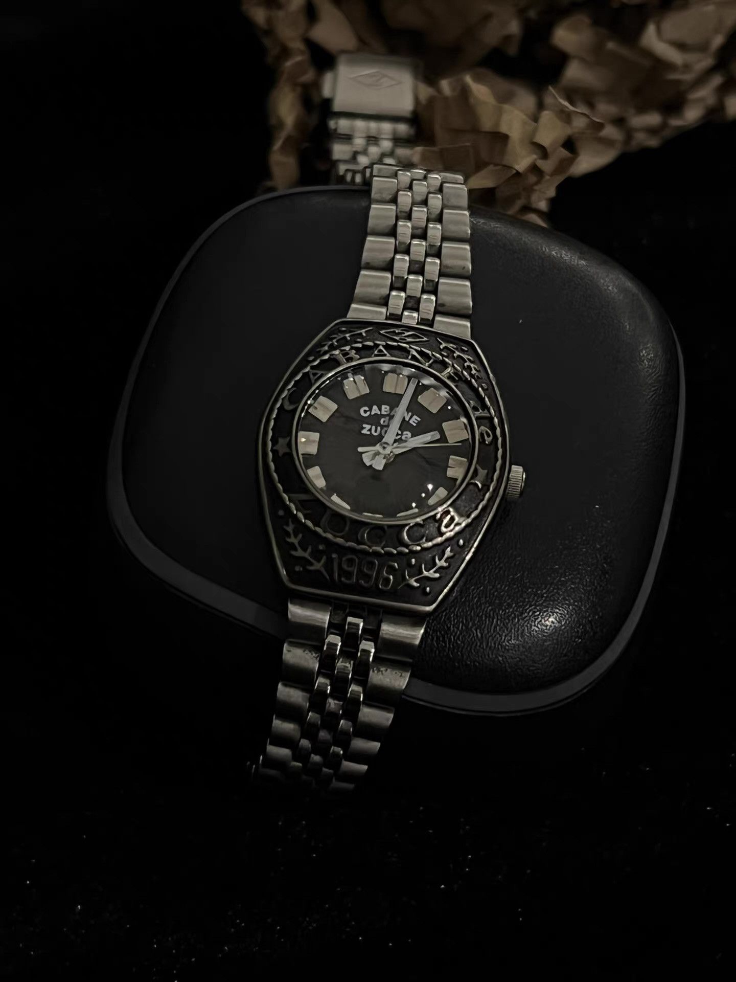 Zucca Cabane de Zucca Cast & Engraved Watch。 Q13 Size ONE SIZE - 2 Thumbnail