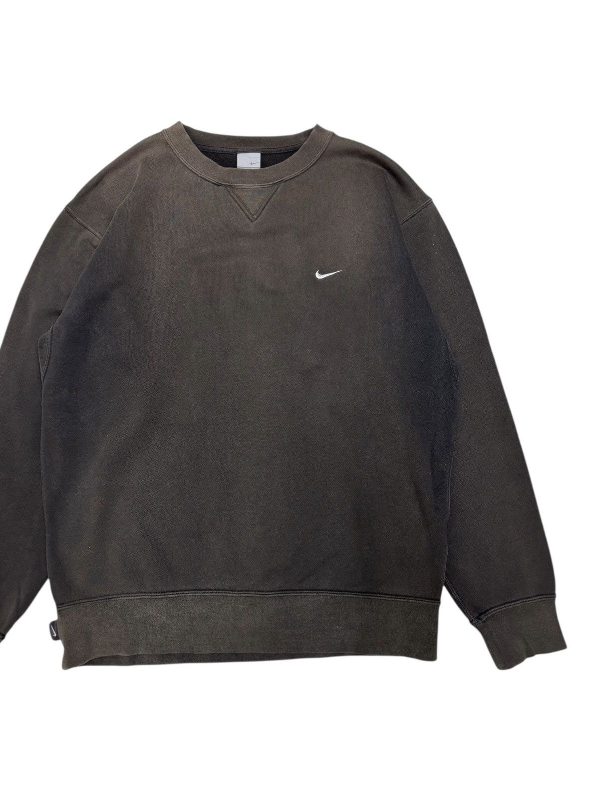 Nike RARE🔥90s VINTAGE NIKE SUN FADED THRASHED SWEATSHIRT Size US M / EU 48-50 / 2 - 5 Thumbnail