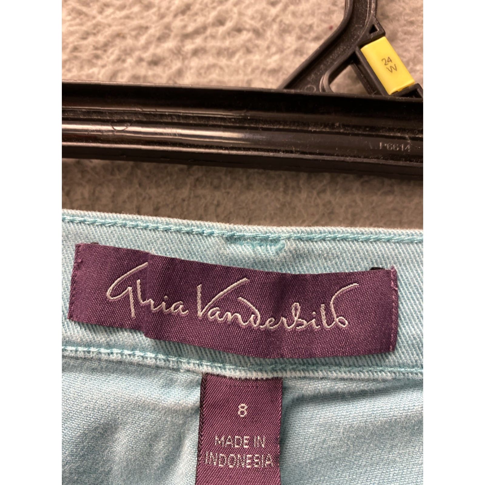 Gloria Vanderbilt GLORIA VANDERBILT Amanda Jeans Ladies' Size 8 Turquoise Stretch Denim Classic Rise 28" Inseam Womens Size 31" - 4 Thumbnail