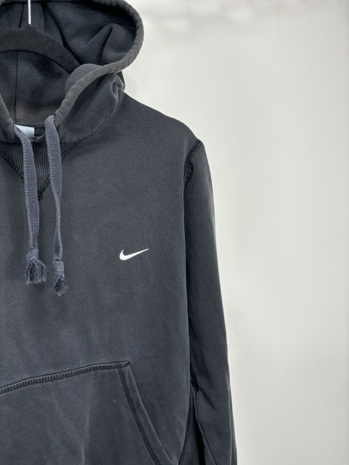 Nike Vintage Nike Sun Faded Y2K Hype Black Hoodie Size US S / EU 44-46 / 1 - 5 Thumbnail