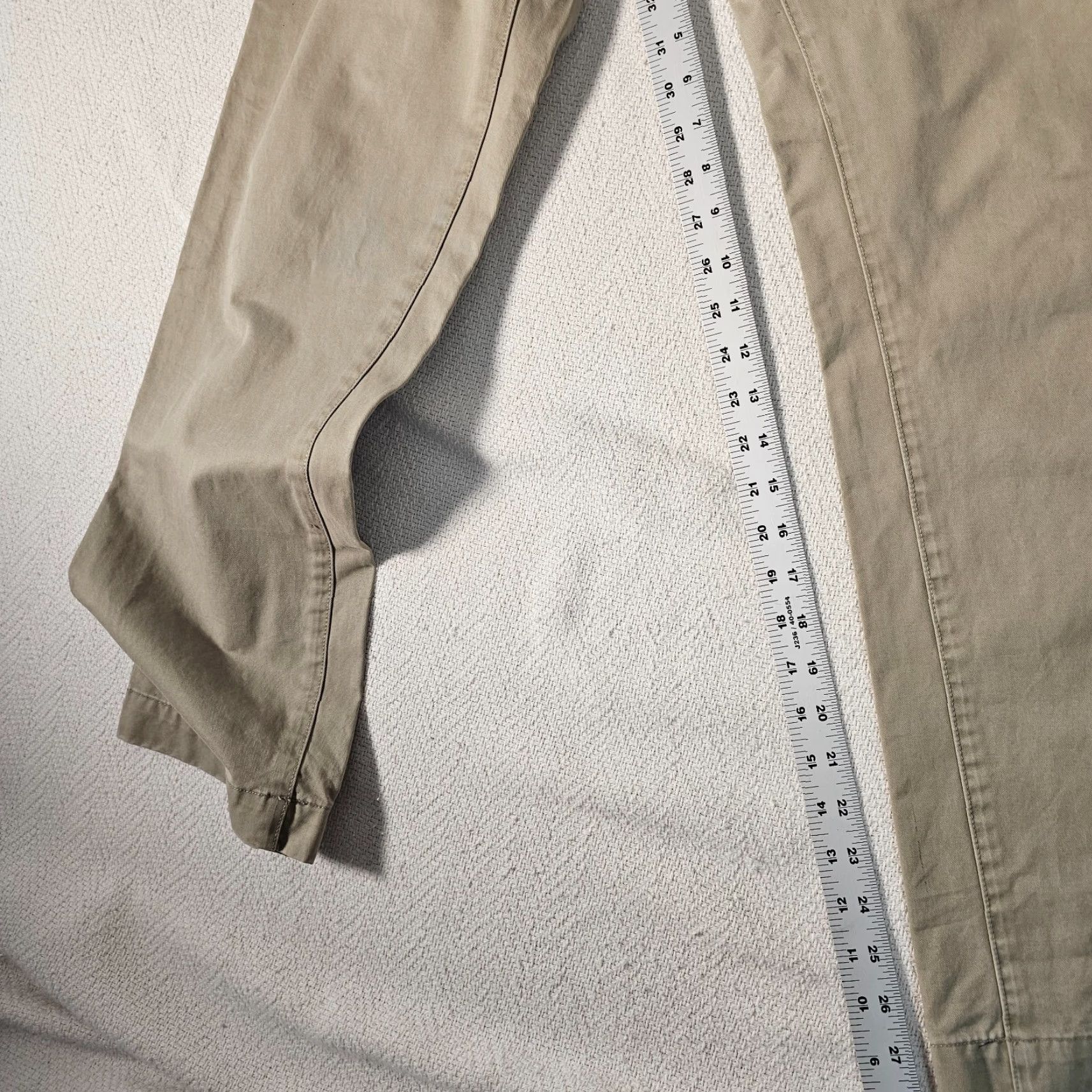 Banana Republic Banana Republic Men's Chino Pants Size 33x30 Beige Straight Flat Front Cotton Store Stock Size US 33 - 6 Thumbnail