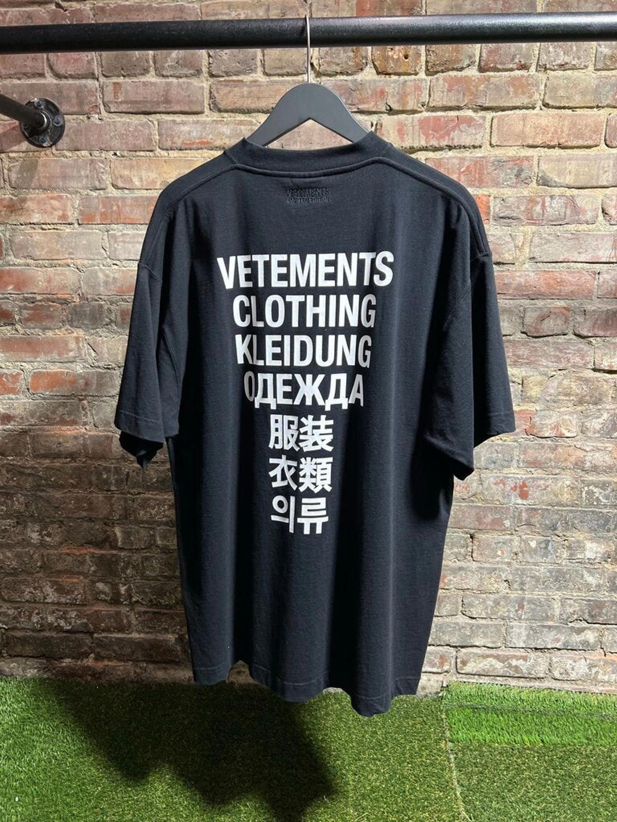 Vetements Vetements Black Translation Logo T-shirt Sz. XS Size US XS / EU 42 / 0 - 2 Thumbnail