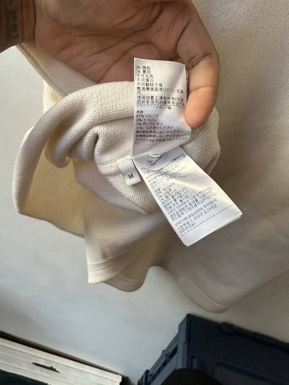 Bottega Veneta $1950 Bottega Veneta Cashmere Plain Tee Size US M / EU 48-50 / 2 - 6 Thumbnail