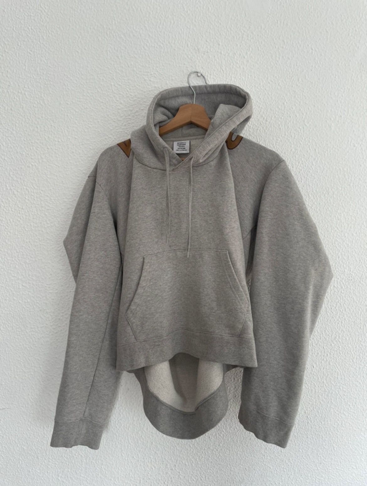 Vetements Vetements Misplaced Logo Hoodie Size US S / EU 44-46 / 1 - 2 Thumbnail