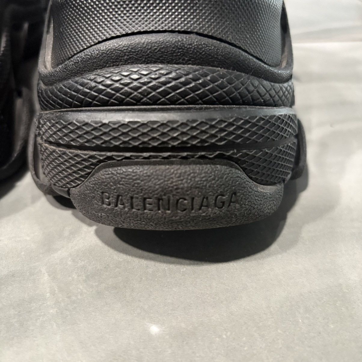 Balenciaga Balenciaga x Adidas Black Triple S Size US 8 / EU 41 - 8 Thumbnail
