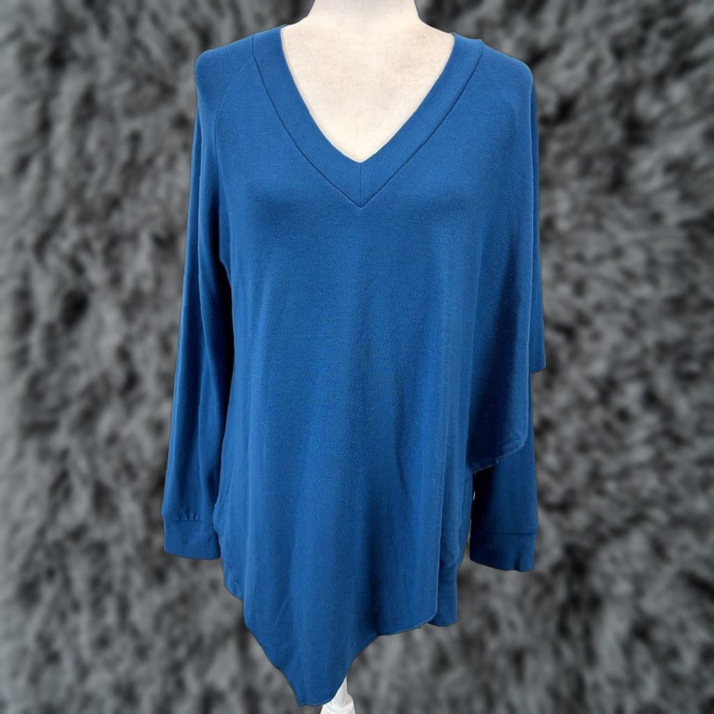 Soft Surroundings Soft Surroundings Tunic Top Madeline Teal V Neck Draped Lagenlook Medium Petite V-Neck Rating: 0 Size M / US 6-8 / IT 42-44 - 1 Thumbnail