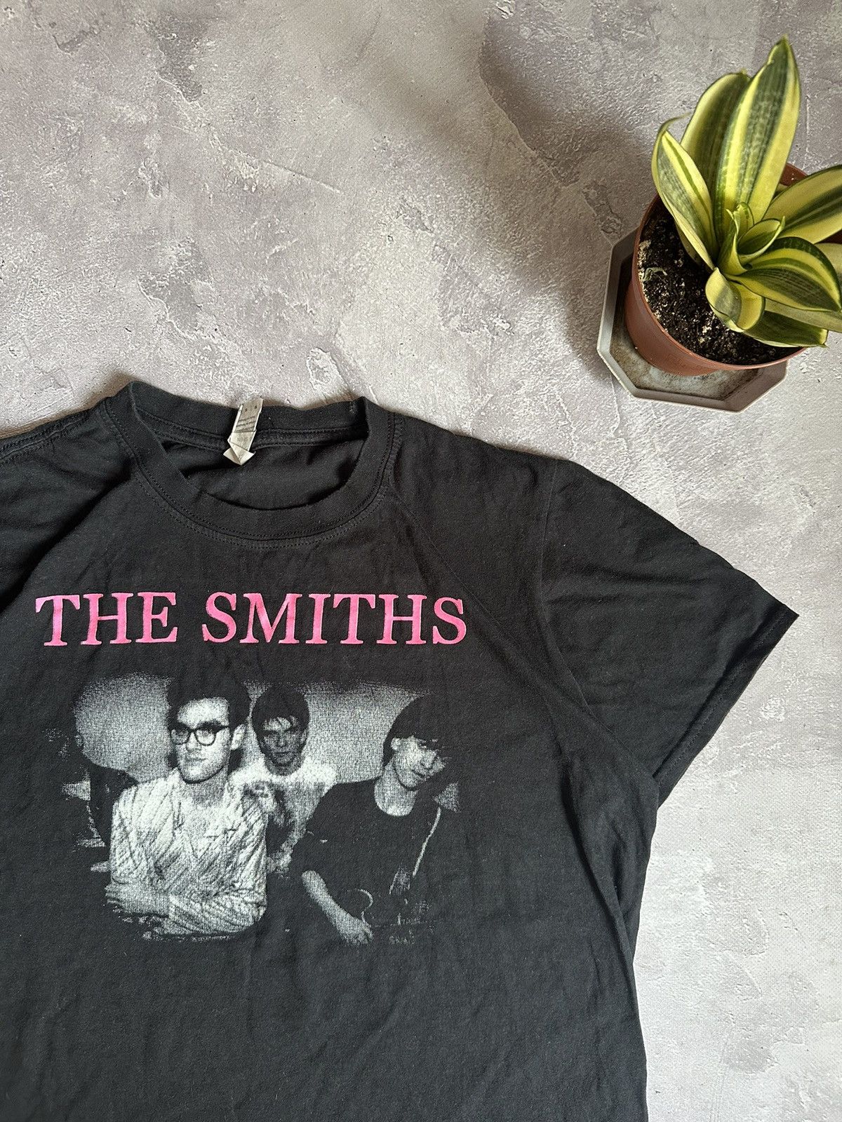 Band Tees The Smiths Morrissey Album T Shirt Y2K Vintage Pink Logo Size US M / EU 48-50 / 2 - 2 Thumbnail
