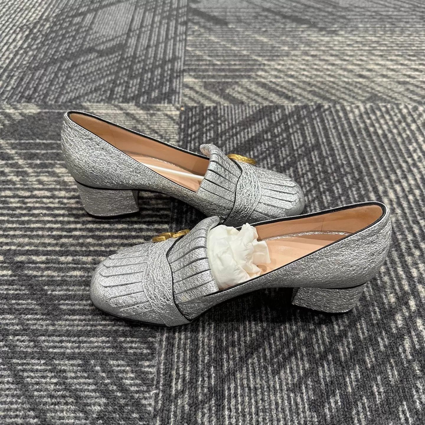 Gucci Gucci Women's Silver Tassel Heels 36.5 Size US 6 / IT 36 - 5 Thumbnail