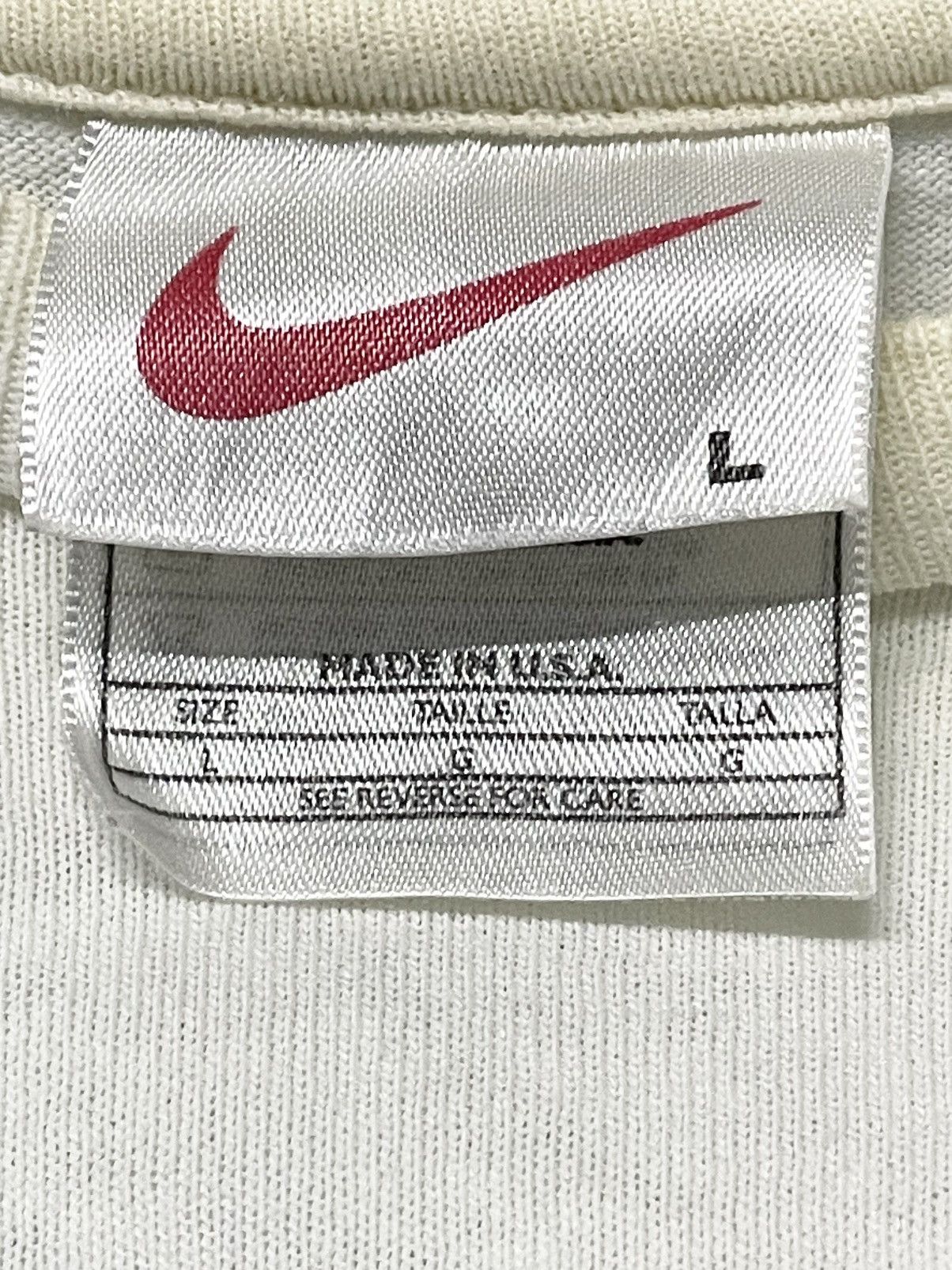 Nike Vintage 90s Designer Nike Retro Swoosh Logo Graphic Tshirt Size US M / EU 48-50 / 2 - 7 Thumbnail