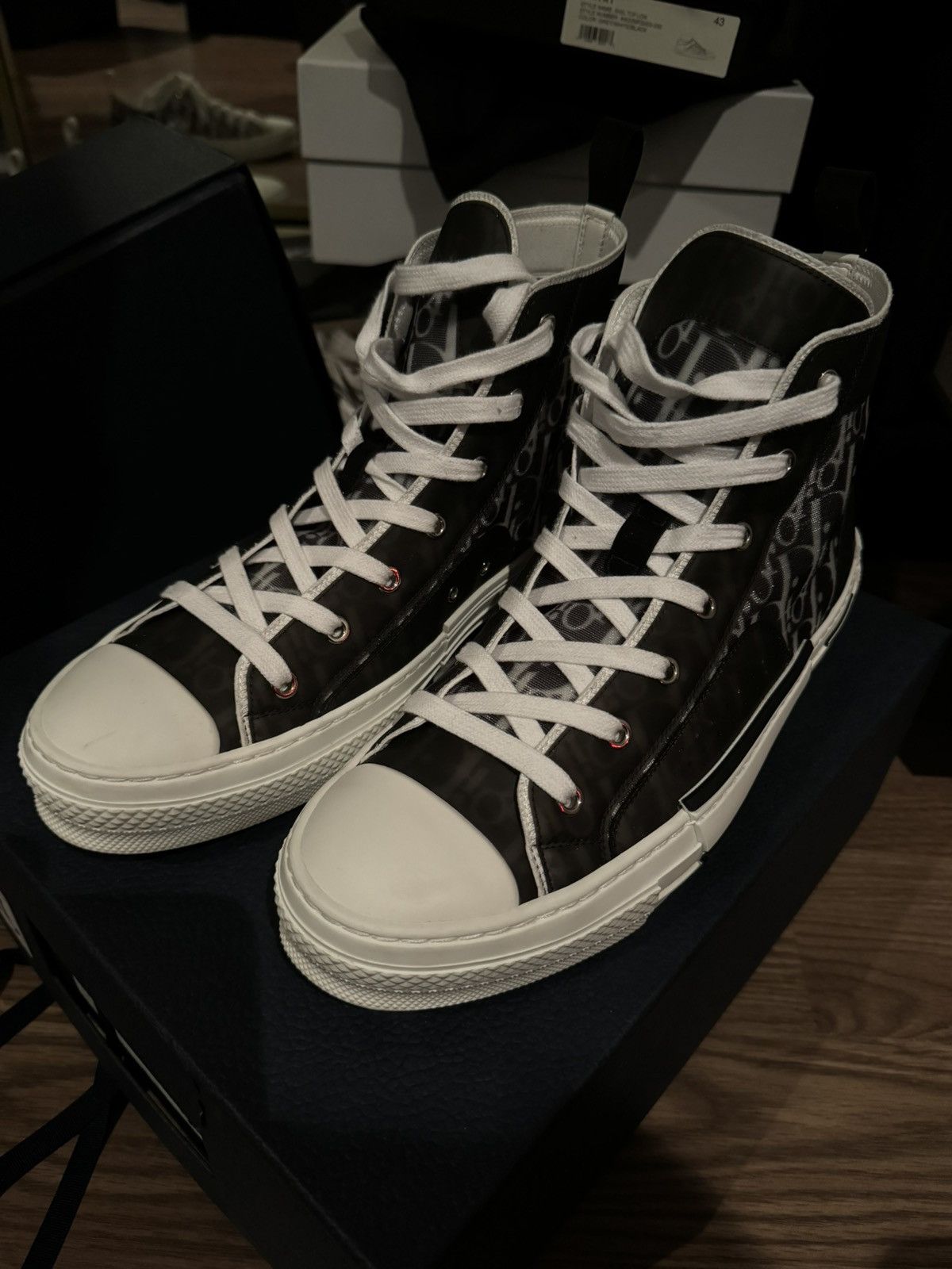 Dior Dior B23 High Top Black and White Oblique Canvas Size US 10 / EU 43 - 2 Thumbnail