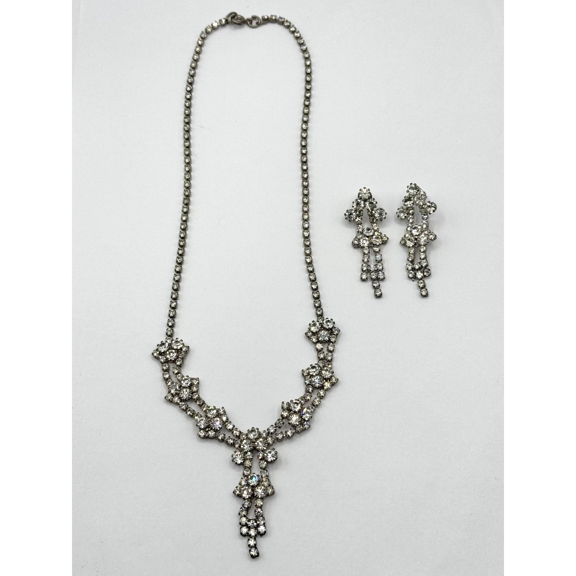 Vintage Vintage silver glass rhinestone floral necklace & earrings j Size ONE SIZE - 1 Thumbnail
