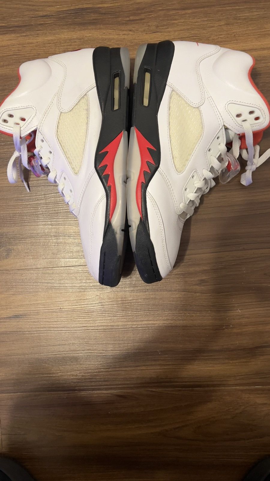Jordan Brand Jordan 5 Retro Fire Red Silver tongue(2020). Size US 9 / EU 42 - 4 Thumbnail