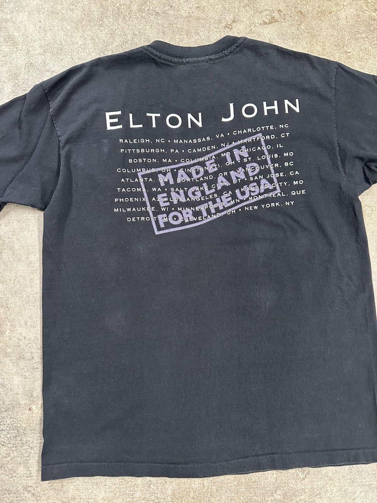 Band Tees Vintage 90s Elton John Born In The UK Graphic Band T-Shirt Size US XL / EU 56 / 4 - 4 Thumbnail