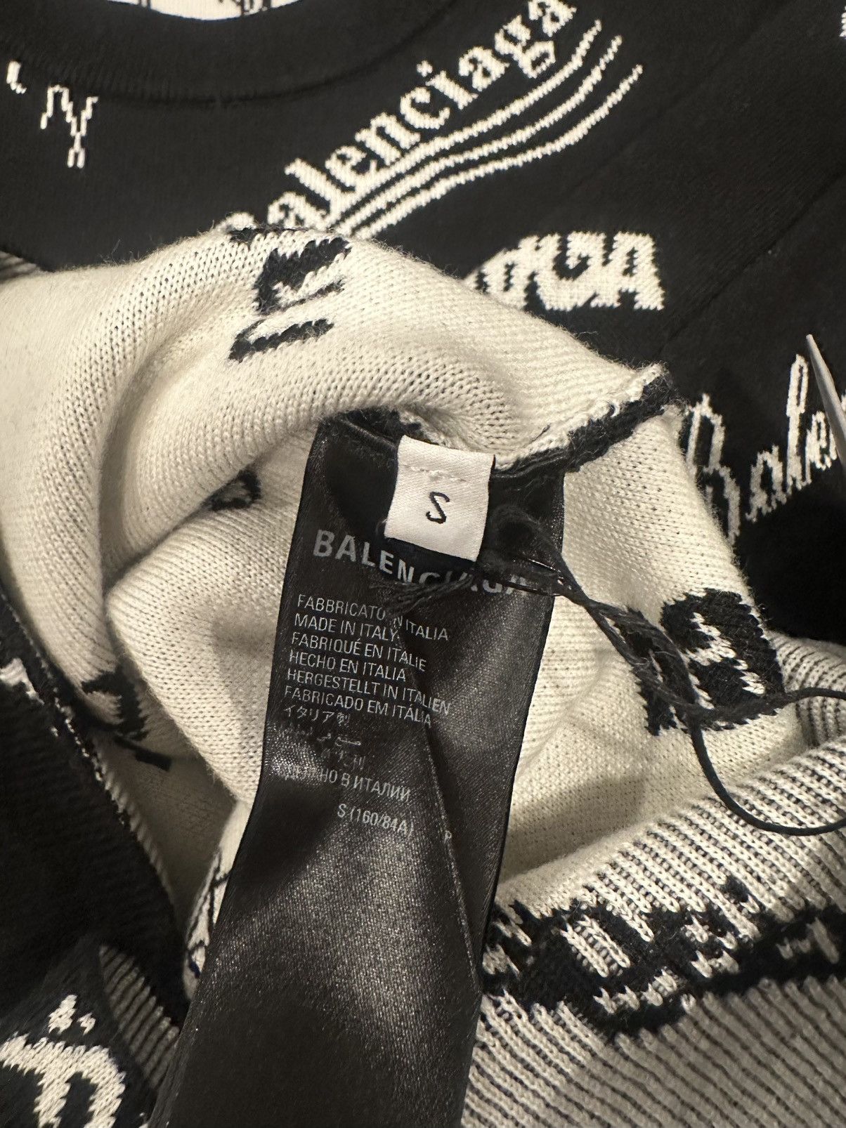 Balenciaga Balenciaga Logo Crewneck Sweater Size US S / EU 44-46 / 1 - 9 Thumbnail