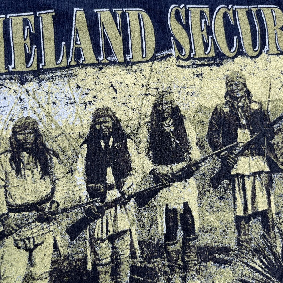 Vintage Vintage Thrashed 90s HOMELAND SECURITY Shirt Size US XL / EU 56 / 4 - 3 Thumbnail