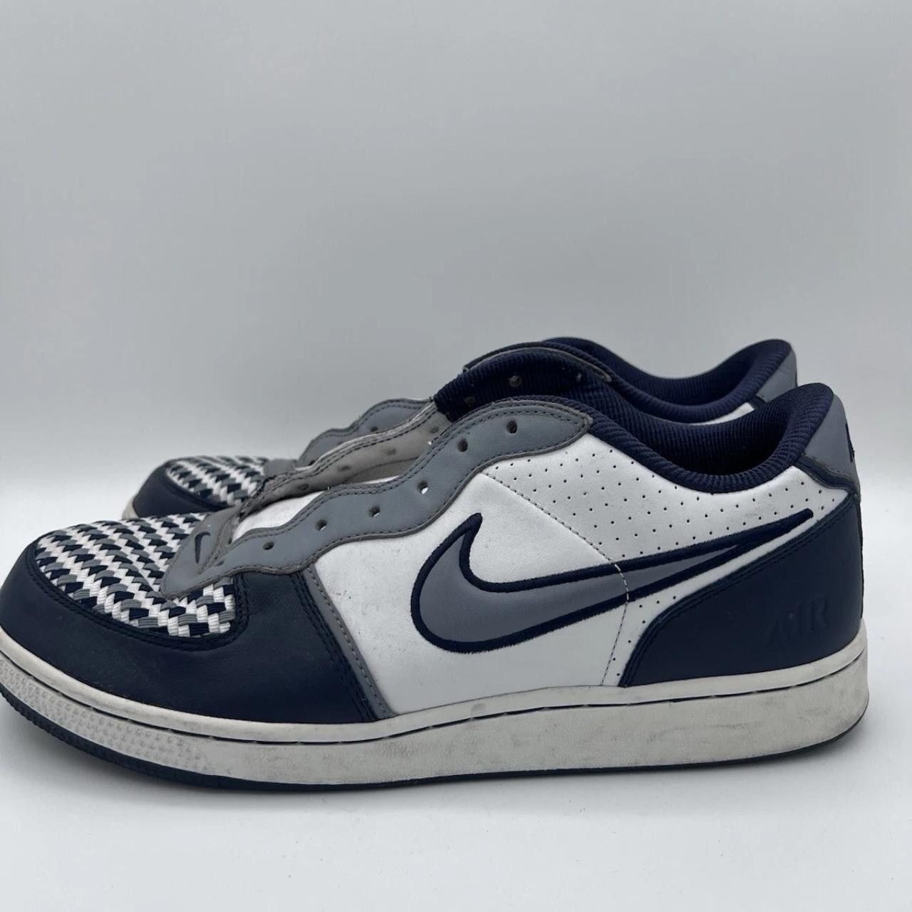 Nike Men's Size 12 US Nike Infiltrator Sneakers Navy Blue White Size US 12 / EU 45 - 2 Thumbnail