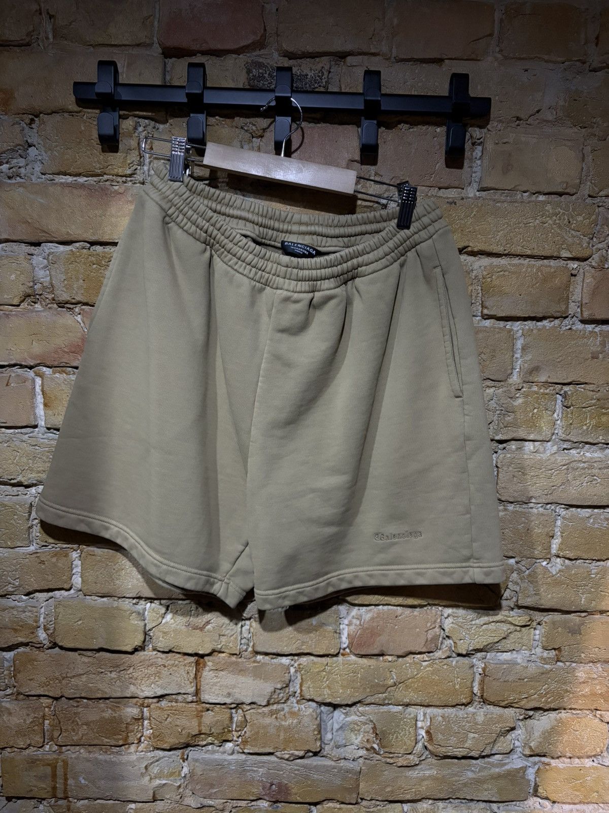Balenciaga balenciaga logo shorts Size US 30 / EU 46 - 1 Thumbnail
