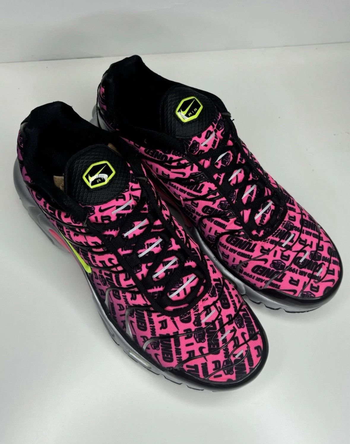 Nike Size 9 - NIKE AIR MAX PLUS MERCURIAL BLACK HYPER PINK VOLT Size US 9 / EU 42 - 4 Thumbnail