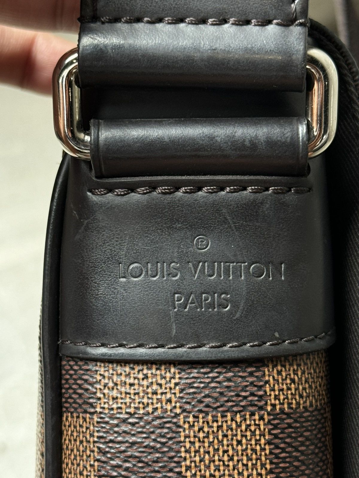Louis Vuitton Louis Vuitton District NM Messenger Bag Damier PM Brown Size ONE SIZE - 6 Thumbnail