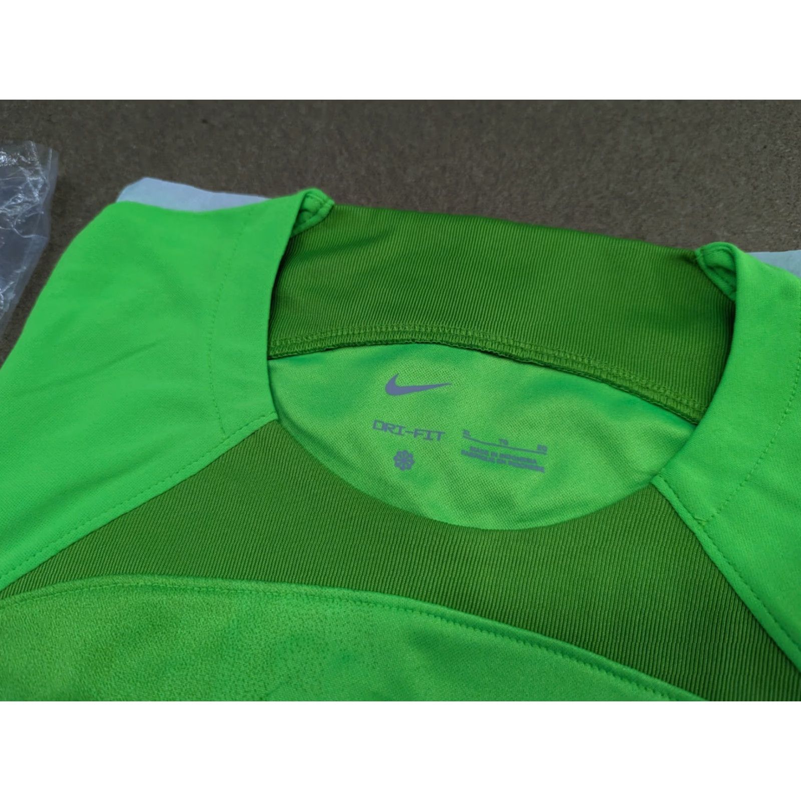 Nike Nike PSG 2022-2023 Goalkeeper Jersey Mens XL Football Green Size US XL / EU 56 / 4 - 2 Thumbnail