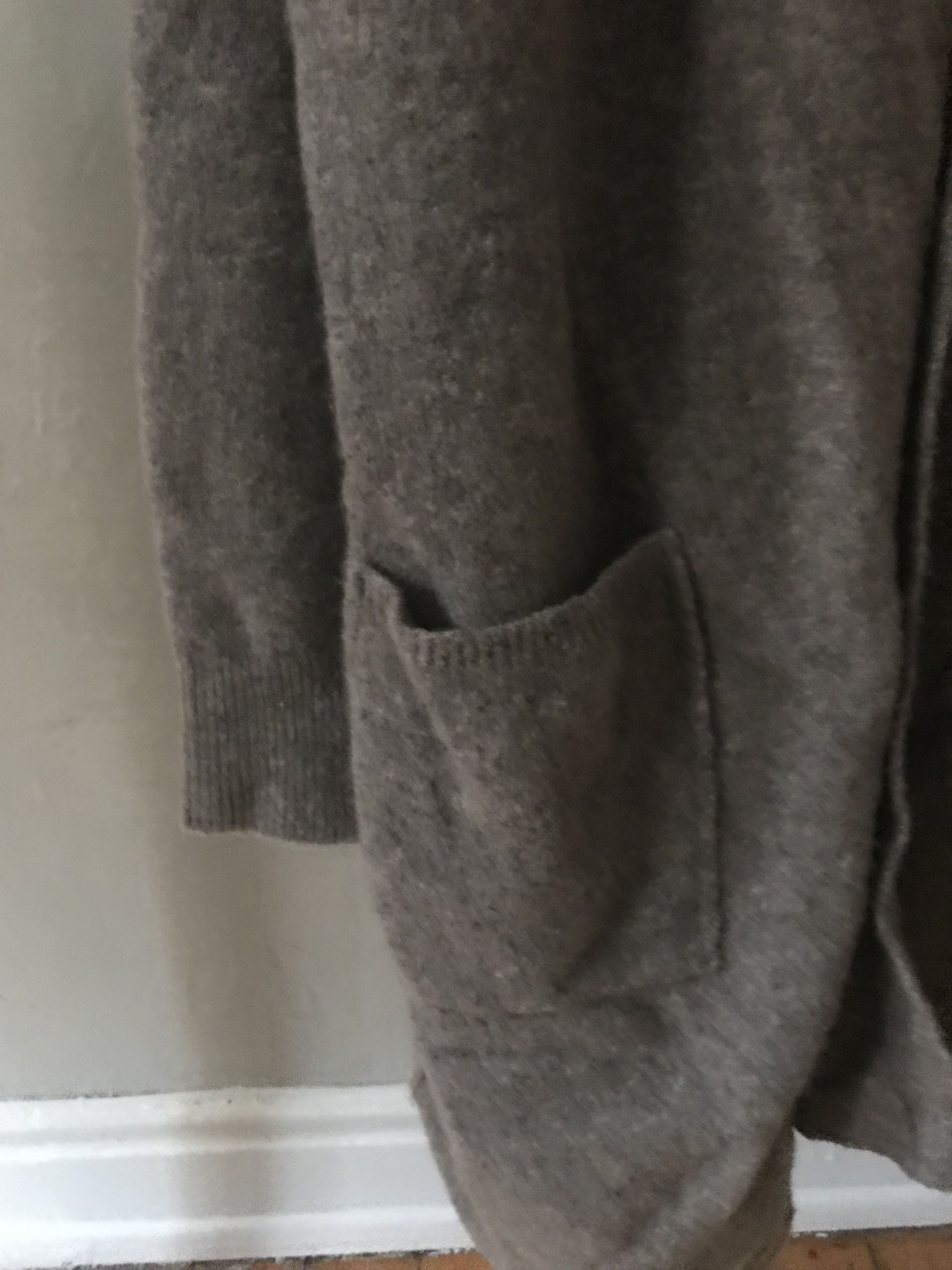 Isabel Benenato Isabel Benenato long knit cardigan, merino/yakwool Size US M / EU 48-50 / 2 - 3 Thumbnail