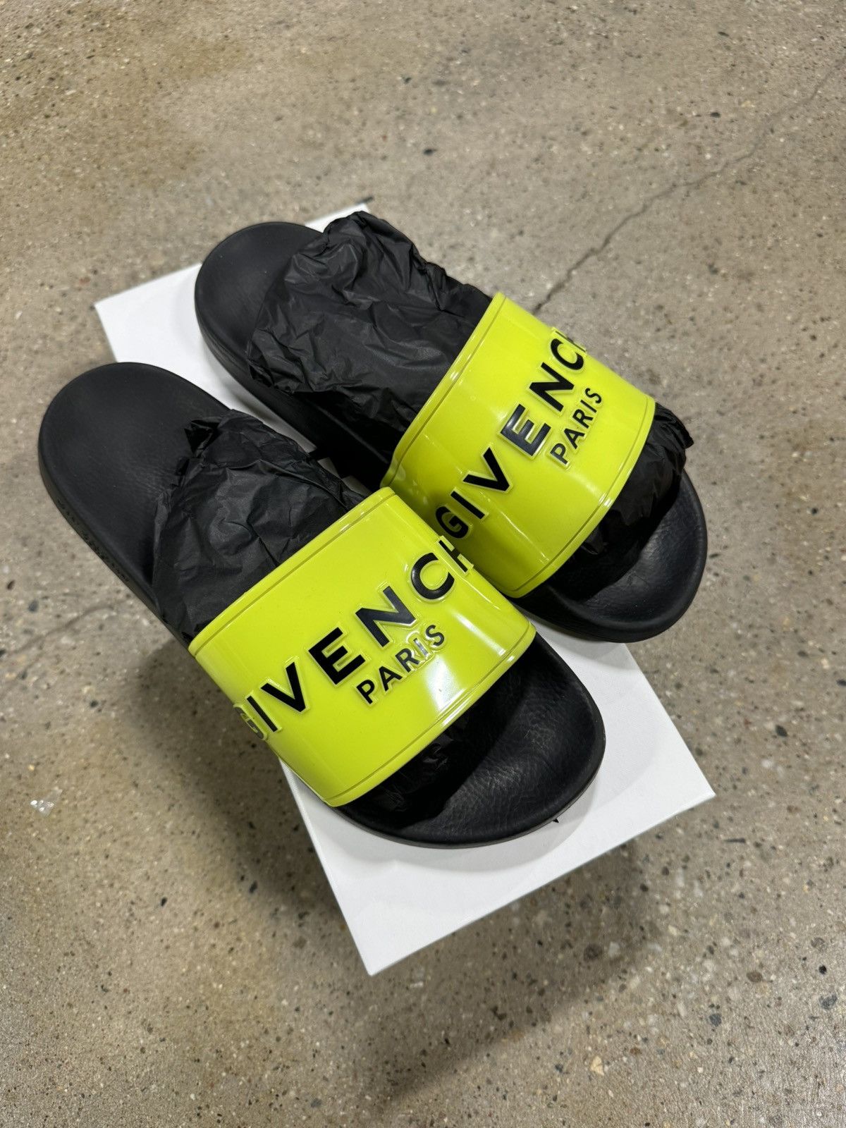 Givenchy Givenchy Rubber Slides 550$ | Grailed
