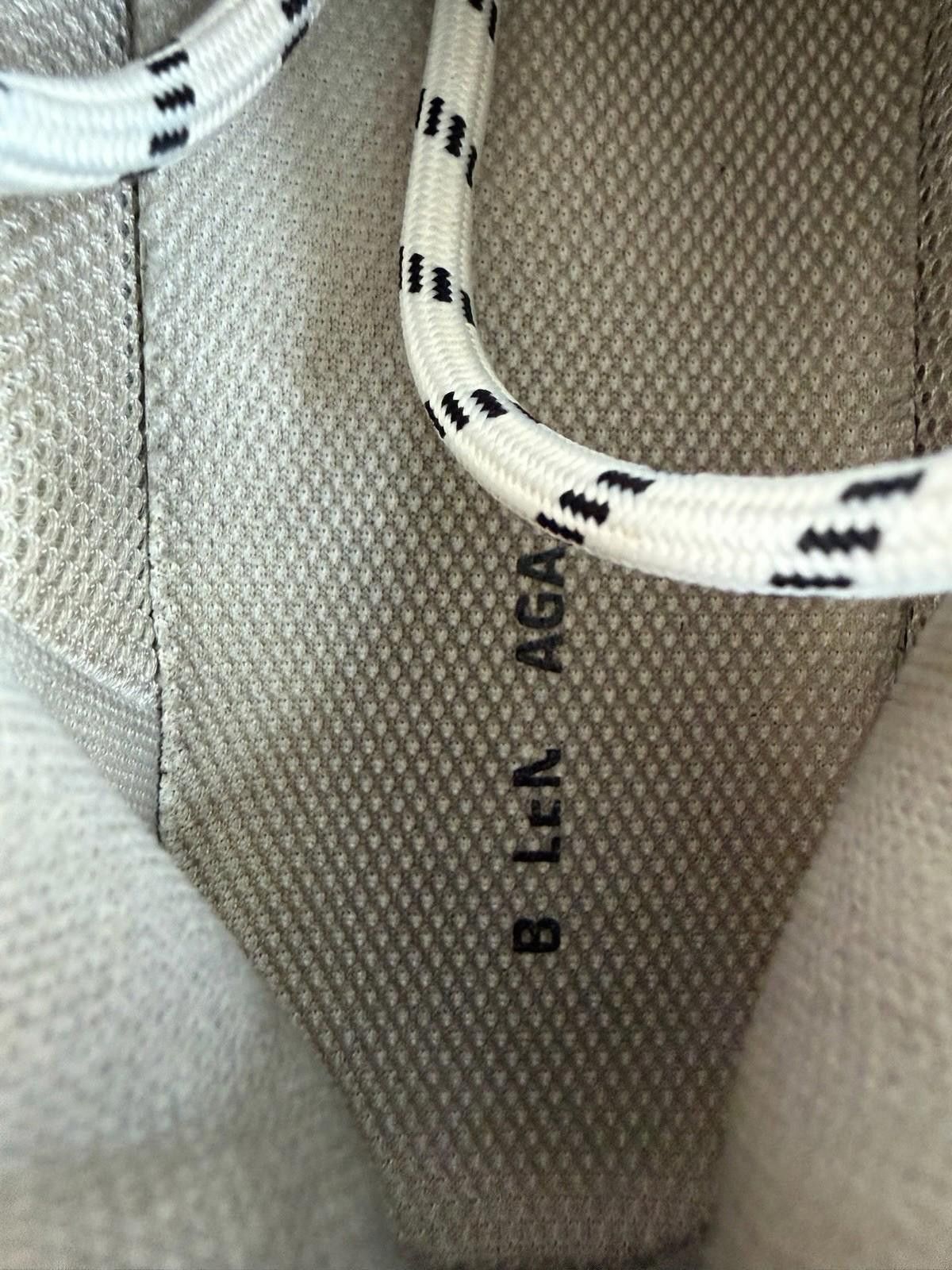 Balenciaga Balenciaga Triple S Allover Logo "Leather Free" White SZ 8 Size US 8 / IT 38 - 5 Thumbnail