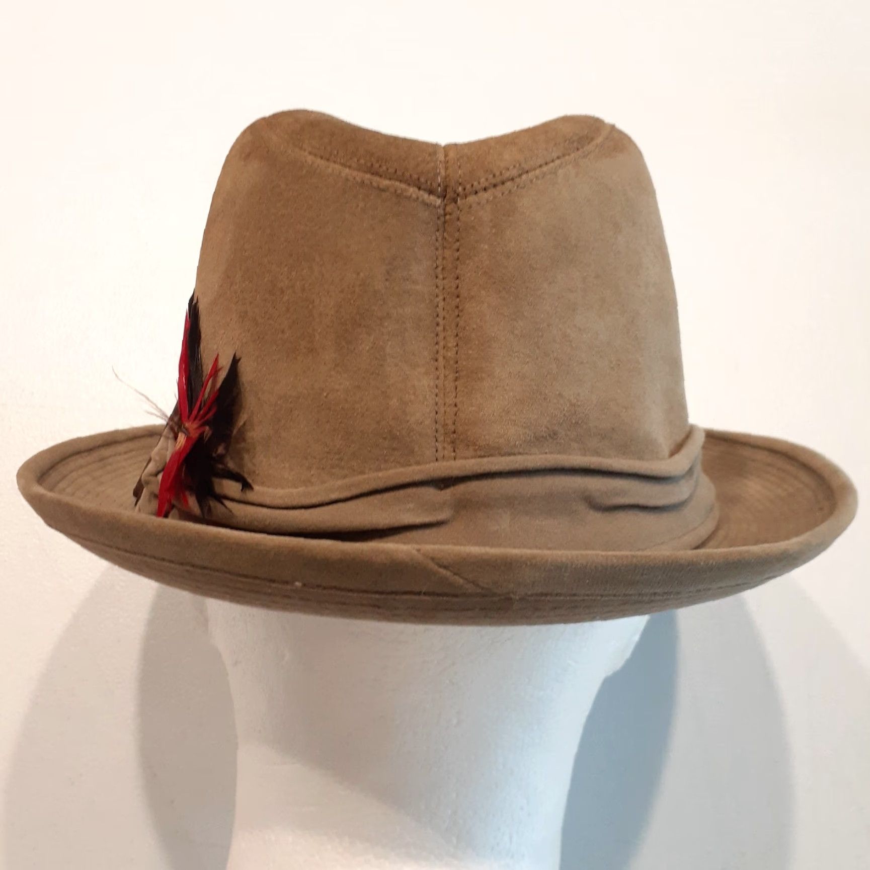 Vintage VINTAGE Dobbs Fedora Suede Hat Beige Side Buckle Feather Mens Size 7 1/4 Size ONE SIZE - 2 Thumbnail