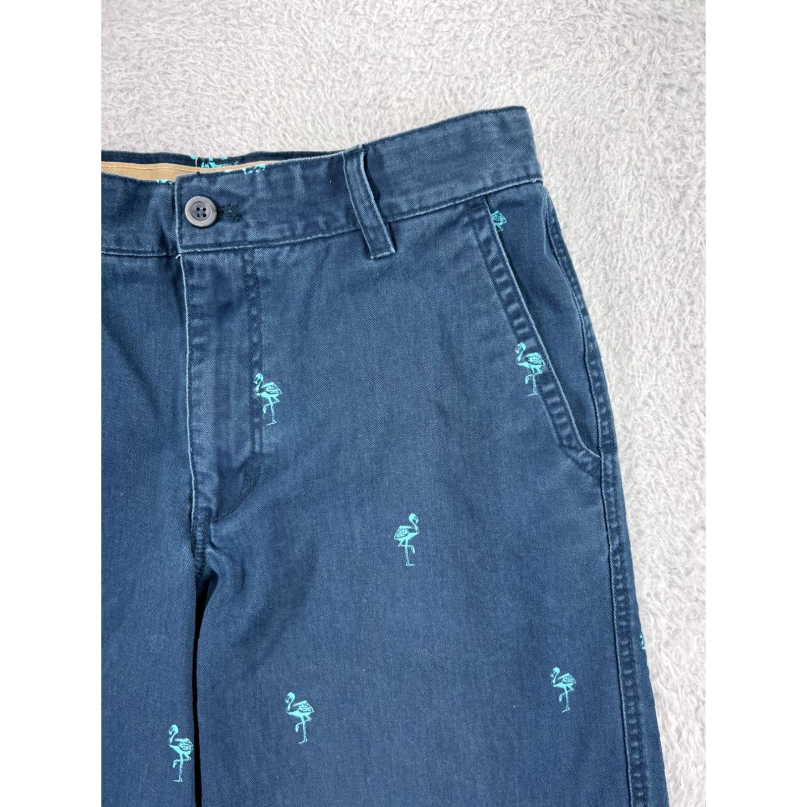 Izod IZOD Mens Shorts 30 Blue Flamingo All Over Print Chino Cotton Golf Wear Adult Regular 30 Blue Flamingo Pattern Mens Size US 30 / EU 46 - 7 Thumbnail