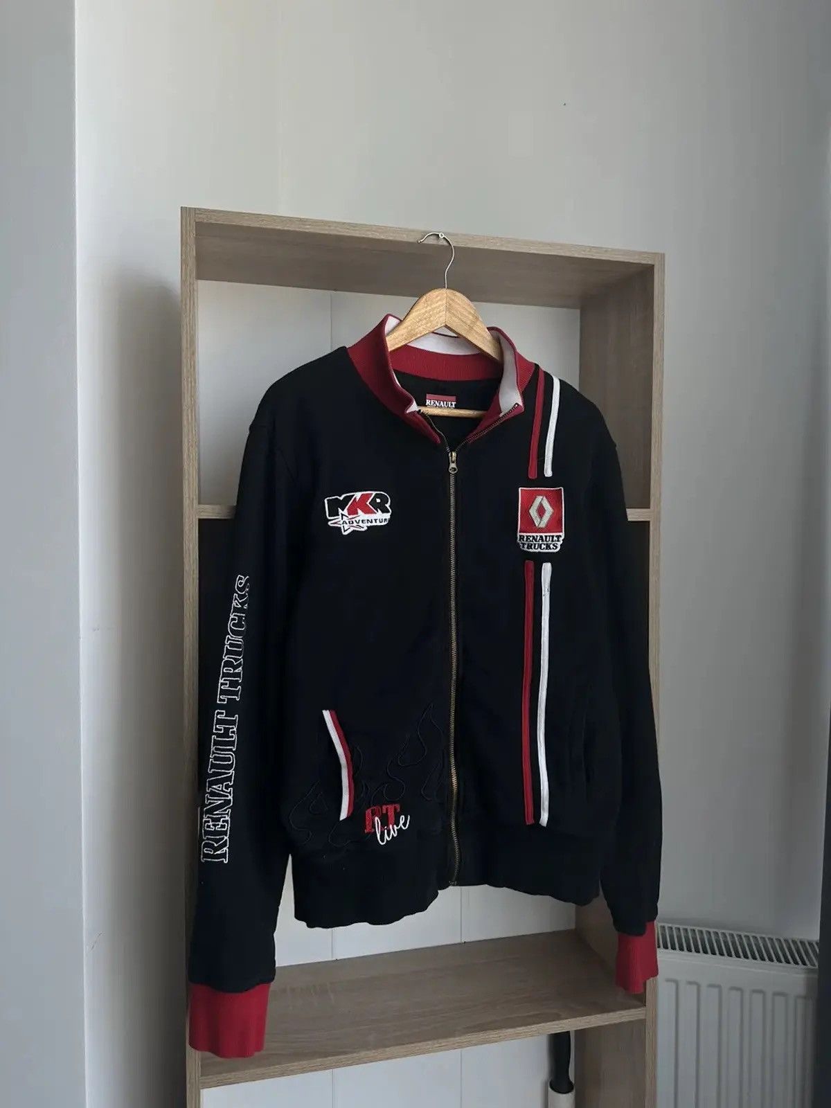 Formula 1 Vintage Renault Trucks Racing Black Zip Hoodie Size US L / EU 52-54 / 3 - 1 Thumbnail