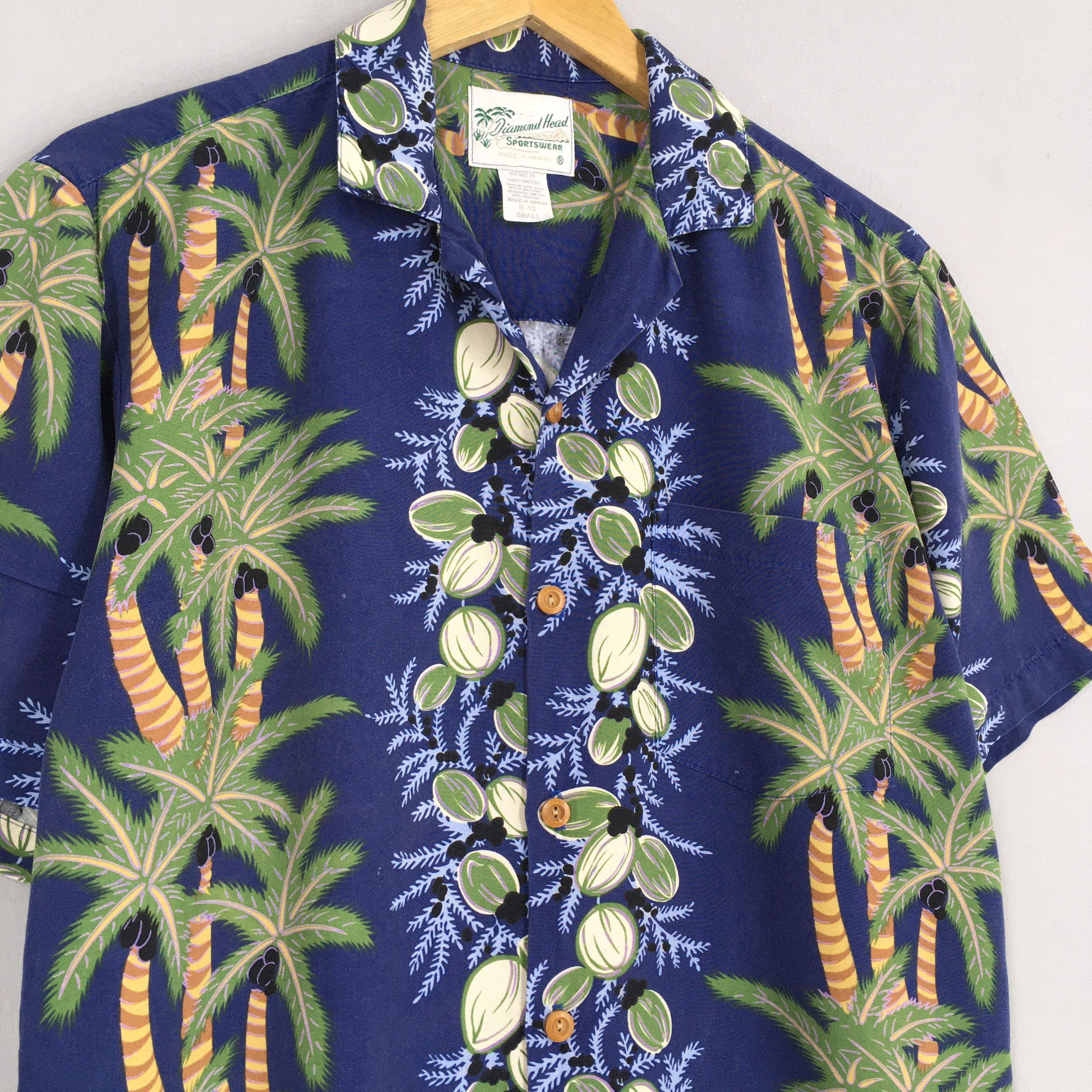 Diamond Head Vintage Diamond Head Sportswear Surfing Beach Shirt Small Size US S / EU 44-46 / 1 - 3 Thumbnail