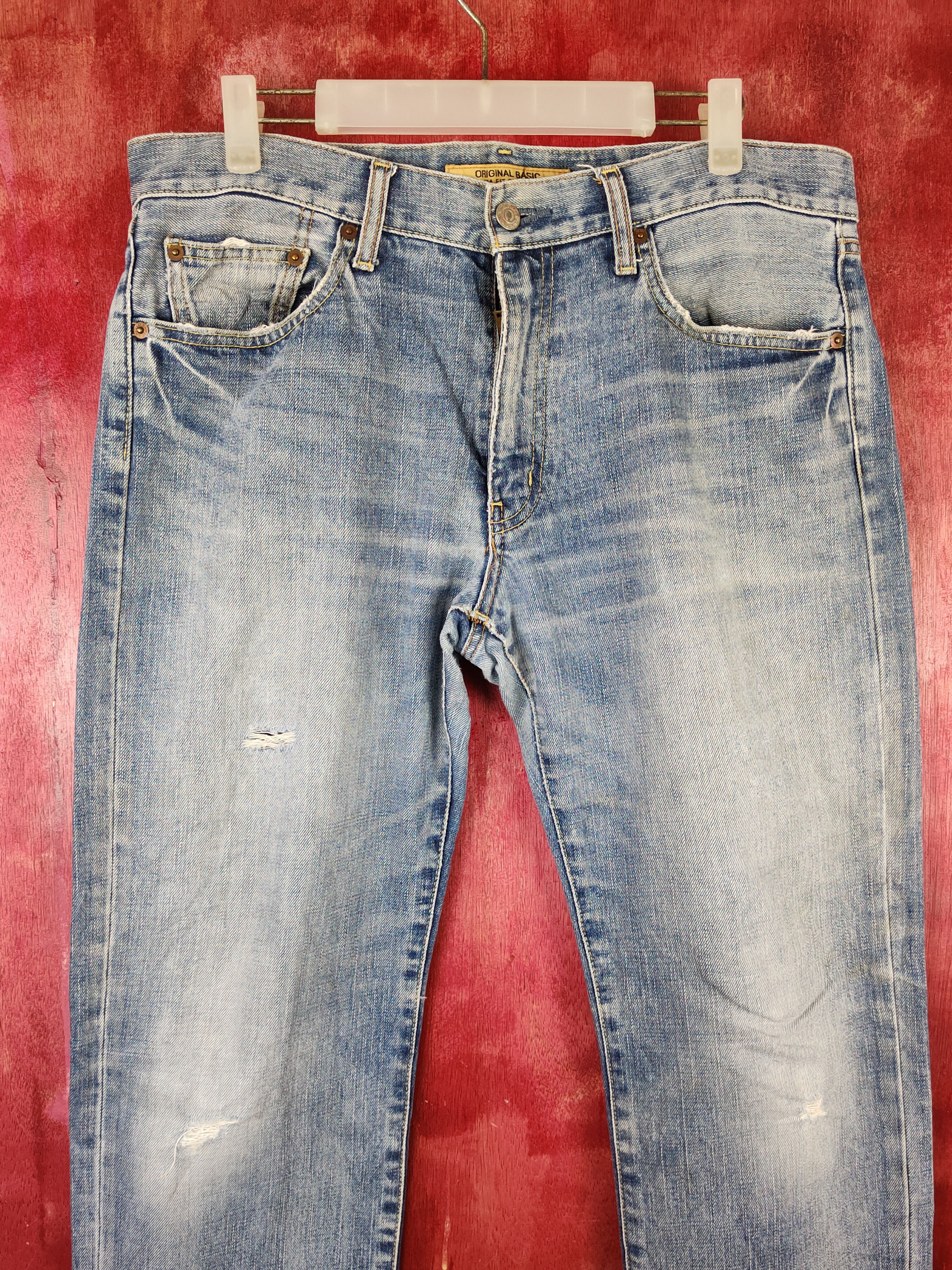 Japanese Brand Uniqlo Blue Faded Distressed Ripped Jeans #S1675 Size US 34 / EU 50 - 2 Thumbnail