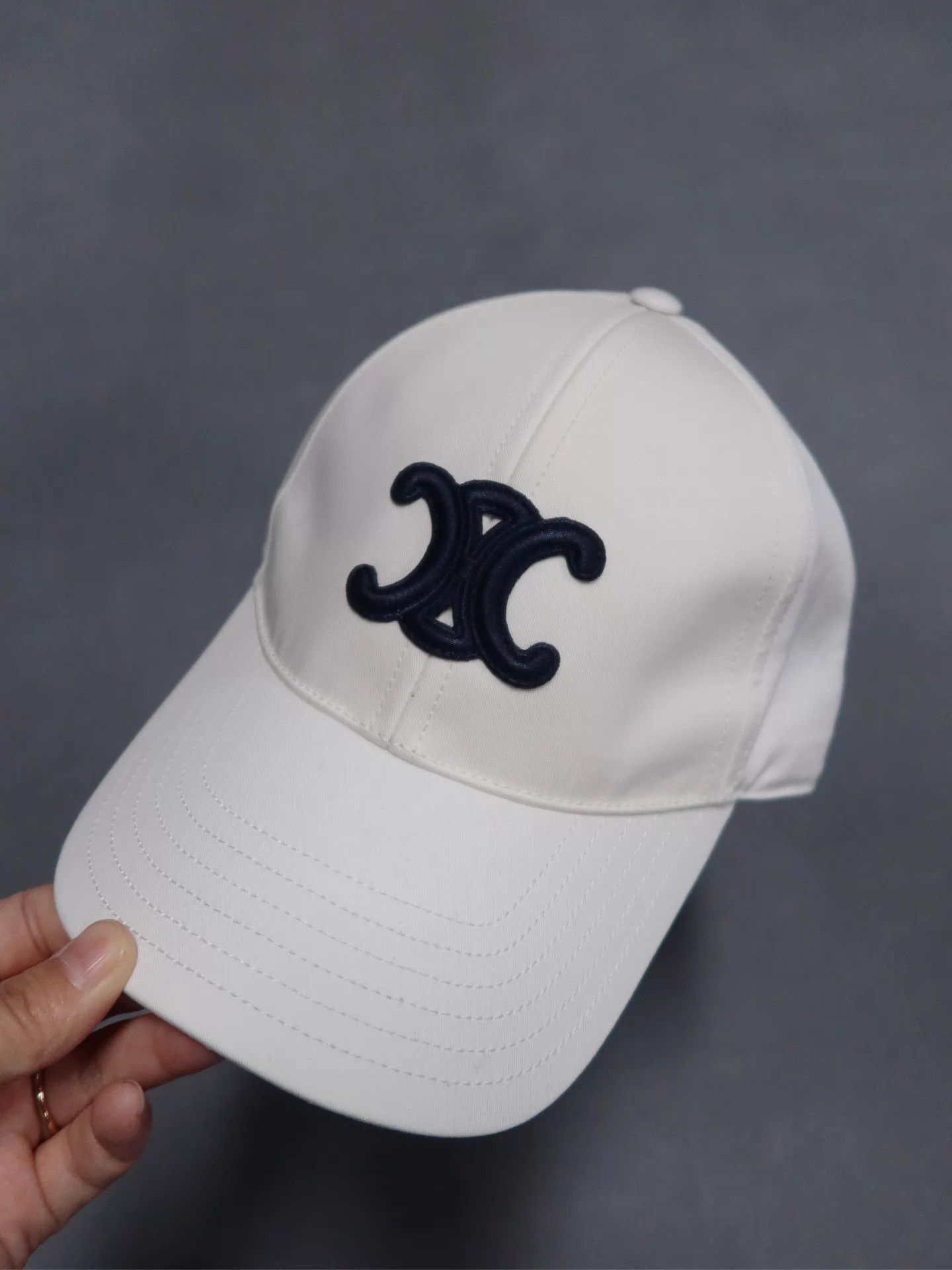 Celine CELINE Women's White Cotton Cap M Worn Once Size ONE SIZE - 1 Thumbnail