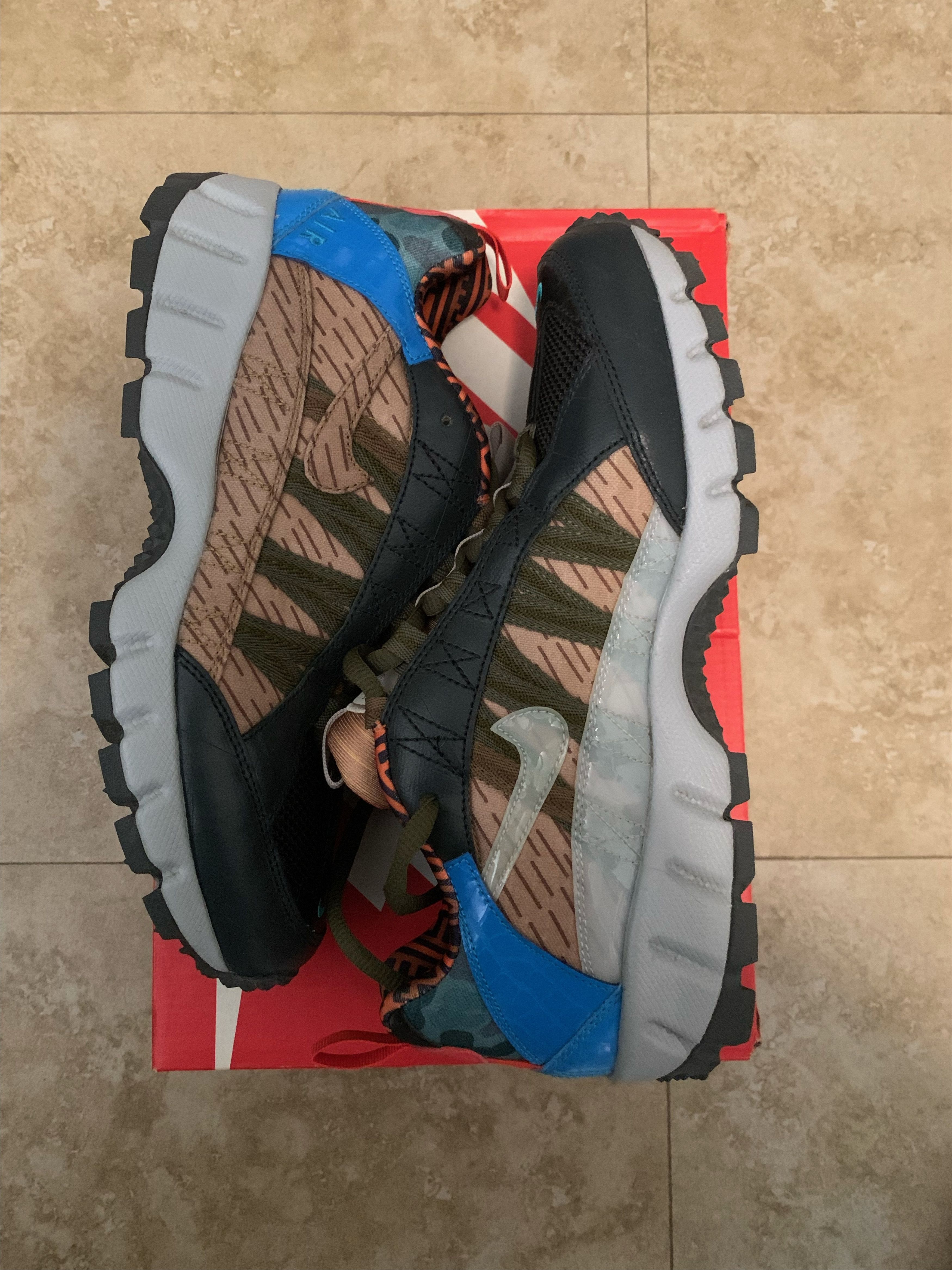 image of Nike Air Humara '17 Premium Men's Ao2606 Shoes in Black/Hay/Blue Glow (Size 8.5)