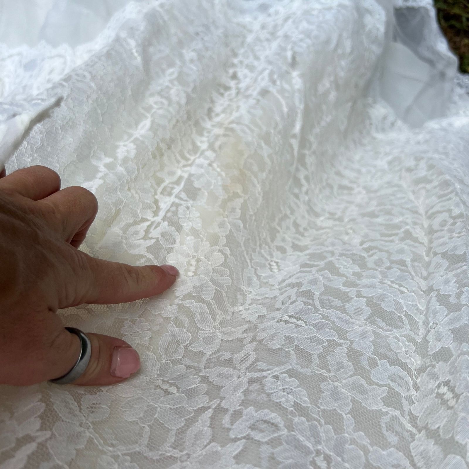 Vintage Vintage Cream Lace Long Sleeve V Neck Wedding Dress Size XS / US 0-2 / IT 36-38 - 6 Thumbnail