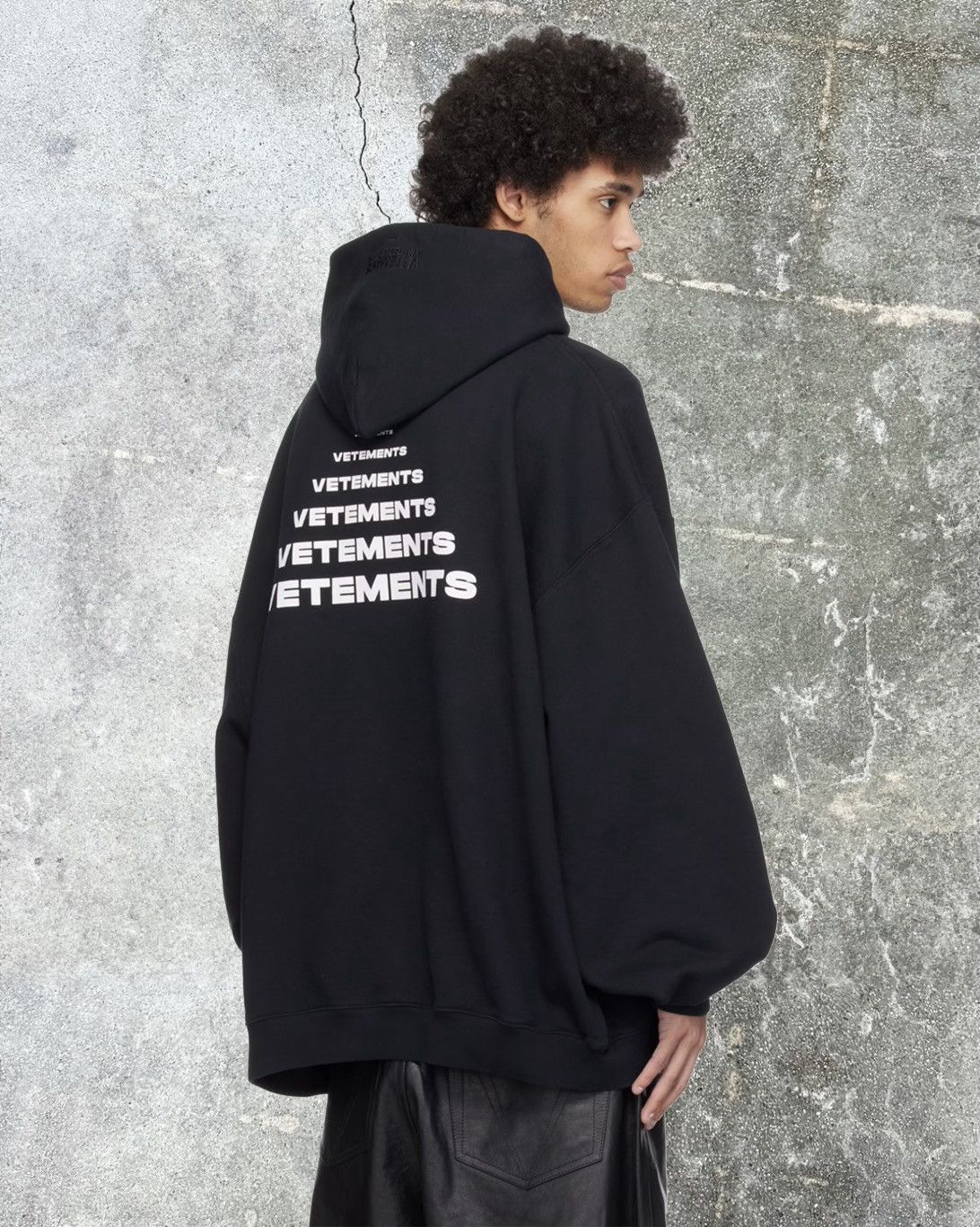 Vetements Vetements Pyramid Logo Hoodie Size US M / EU 48-50 / 2 - 4 Thumbnail