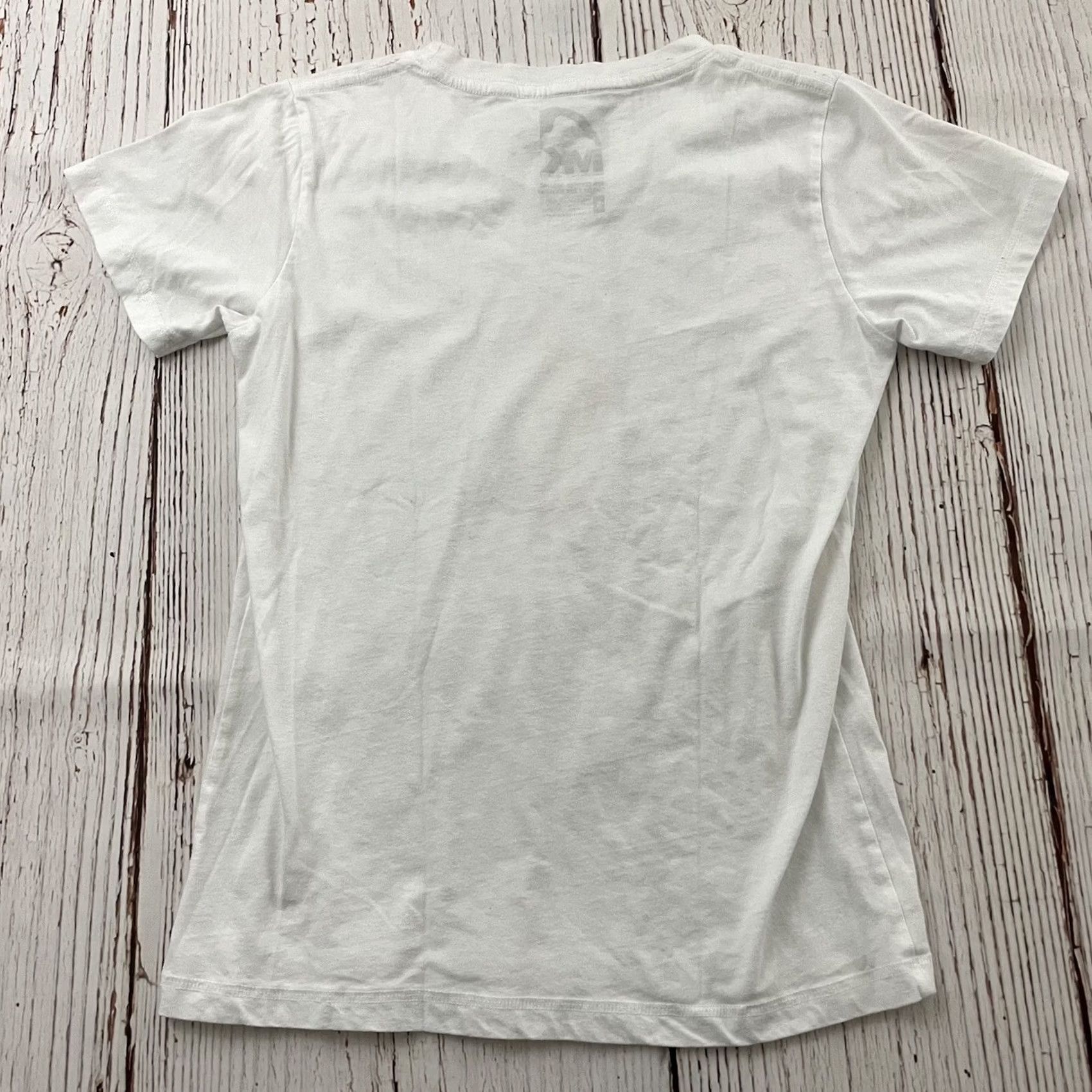Mountain Khakis Mountain Khakis T-Shirt Women S White Mountain Khakis Jackson Hole WY Short Sleeve Shirt Small White Womens Size S / US 4 / IT 40 - 6 Thumbnail