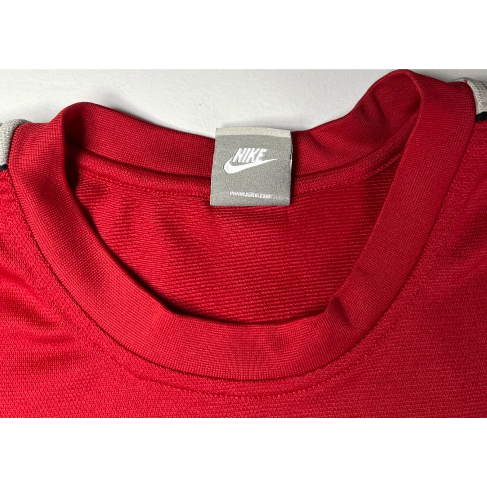 Nike VINTAGE Nike Air Long Sleeve Shirt Mens 2XL Red Solid Pullover Crew Neck Activewear 249270-648 Size US XXL / EU 58 / 5 - 6 Thumbnail