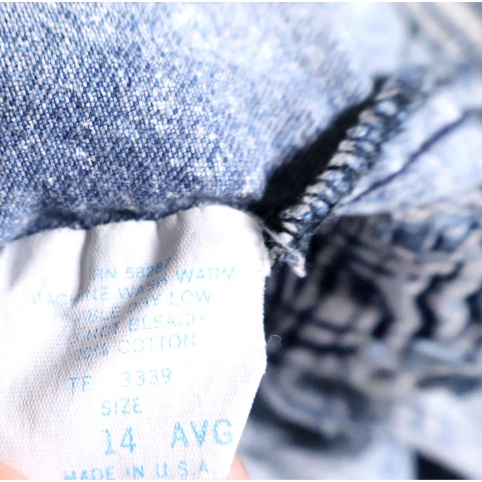Vintage VINTAGE 80s High Waisted Jean Shorts Women's 14 Shorts 28 x 13 Elastic Waist Acid Wash VTG Carriage Court Denim Blue Womens Size 36" / US 14 / IT 50 - 4 Thumbnail