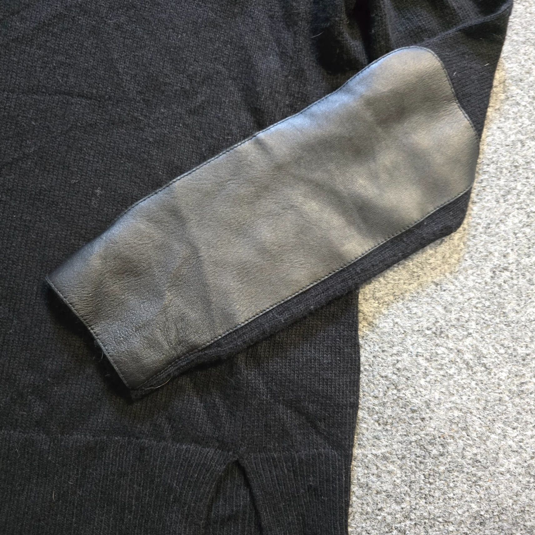 J.Crew J.CREW Sweater Womens XS Black Wool Leather Elbow Patches Casual Minimalist Pullover Knit V-Neck - Woman - Regular Fit Size XS / US 0-2 / IT 36-38 - 3 Thumbnail